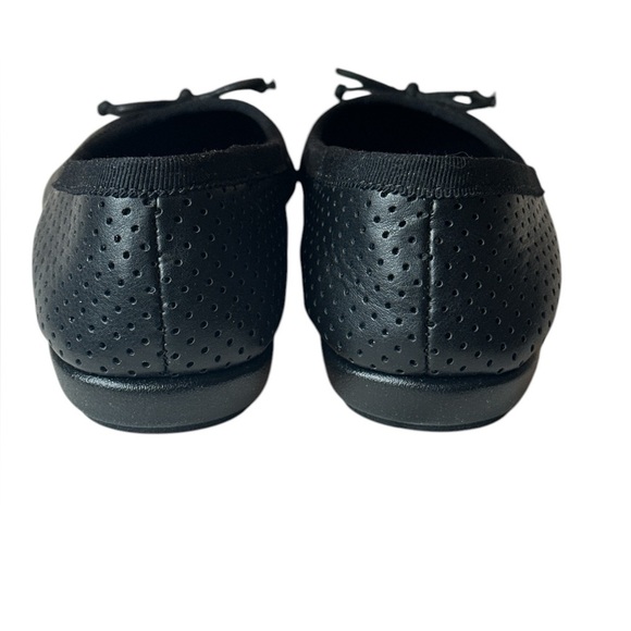 NWOT Aerosoles Women's Black Ballet Flats perforated upper bow detail - Picture 4 of 5
